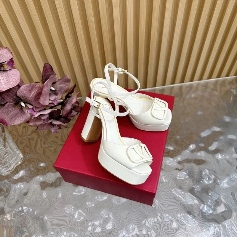Effortless Valentino Sandals 36351