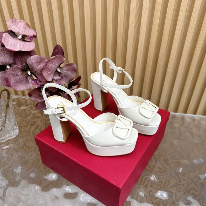 Effortless Valentino Sandals 36351