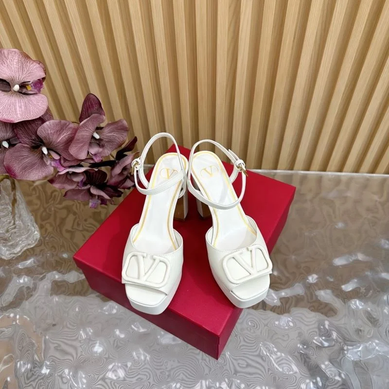 Effortless Valentino Sandals 36351
