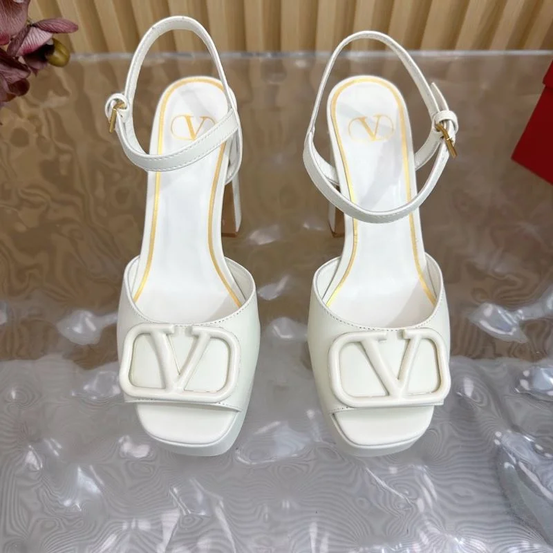 Effortless Valentino Sandals 36351