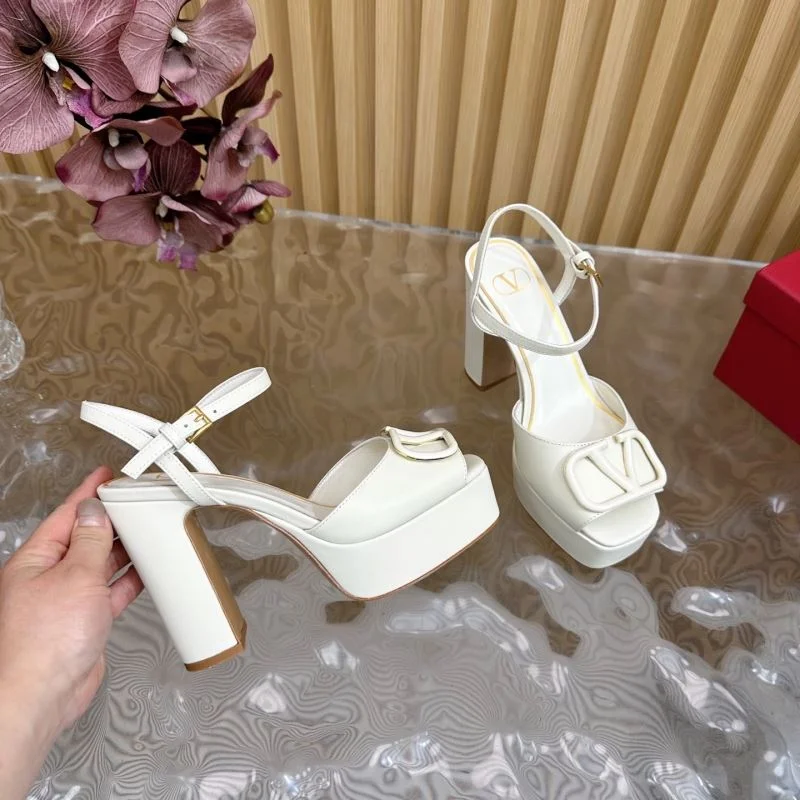 Effortless Valentino Sandals 36351