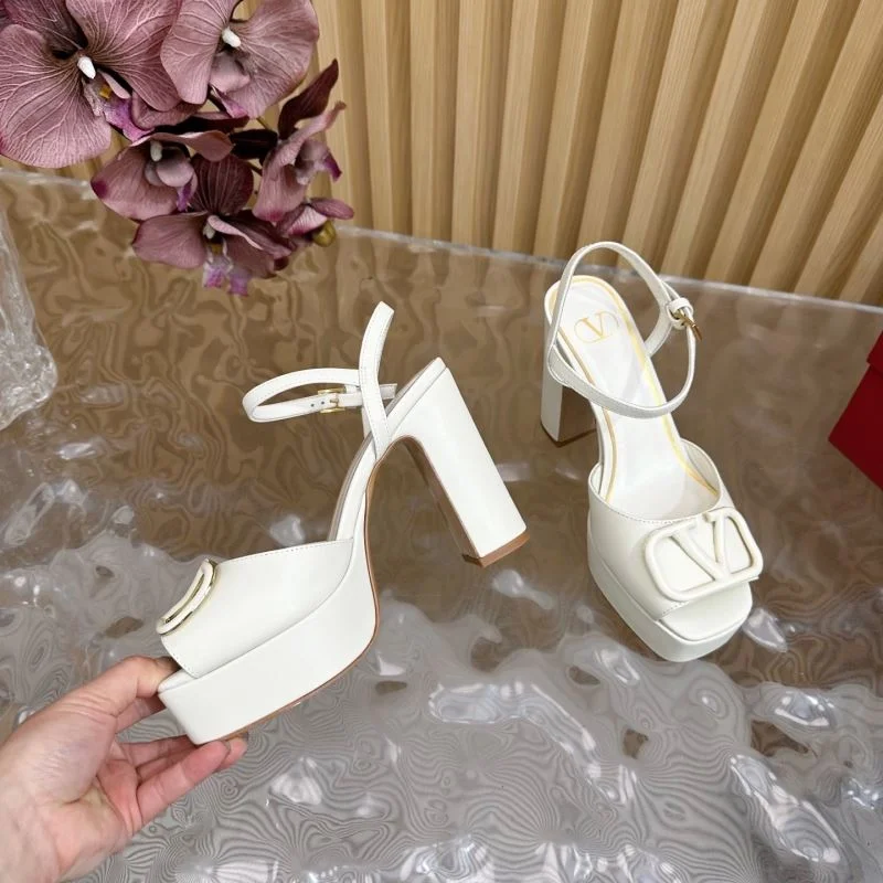 Effortless Valentino Sandals 36351