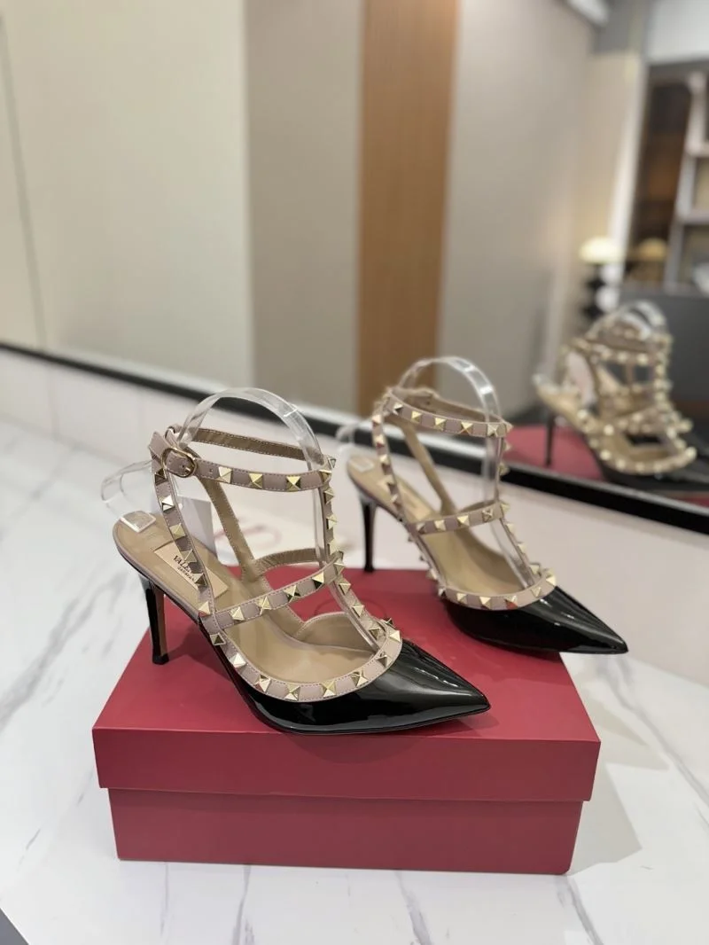 Cozy Valentino Sandals 36356