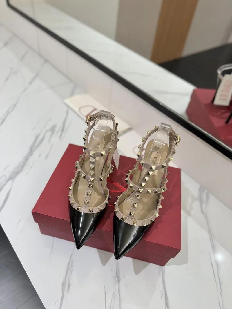Cozy Valentino Sandals 36356