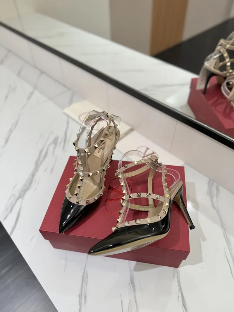 Cozy Valentino Sandals 36356