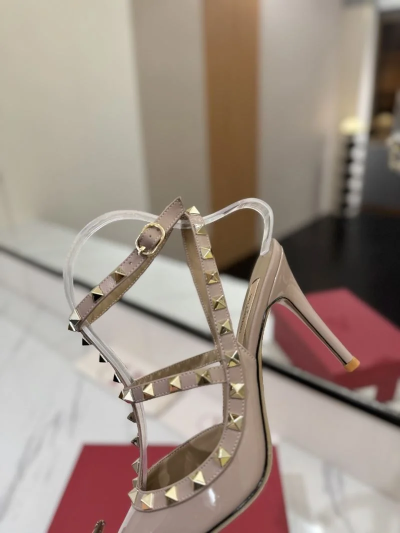 Sporty Valentino Sandals 36333