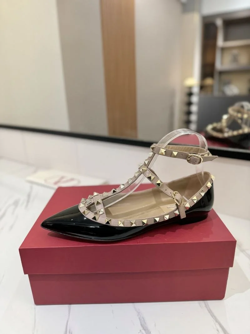 Sophisticated Valentino Sandals 36339