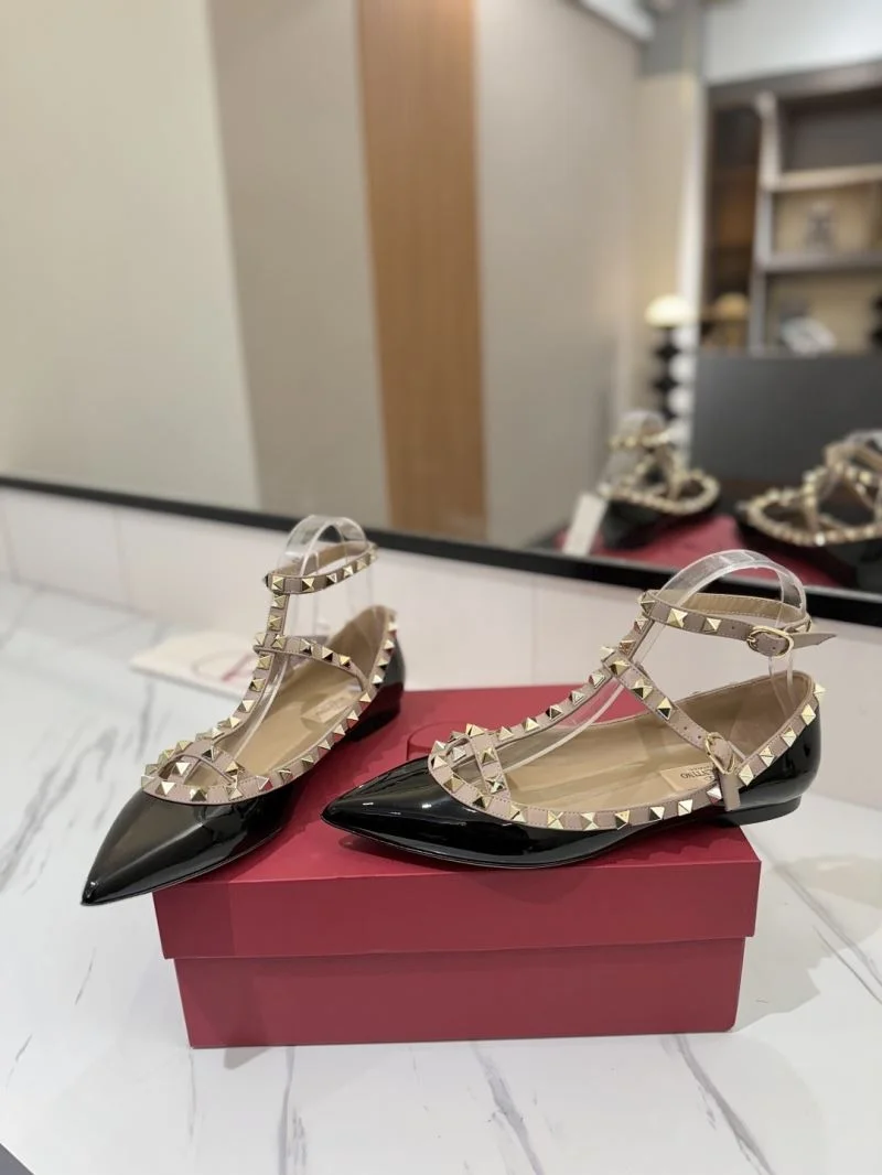 Sophisticated Valentino Sandals 36339
