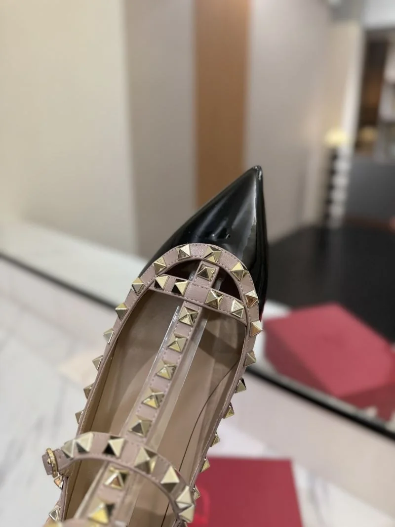Sophisticated Valentino Sandals 36339