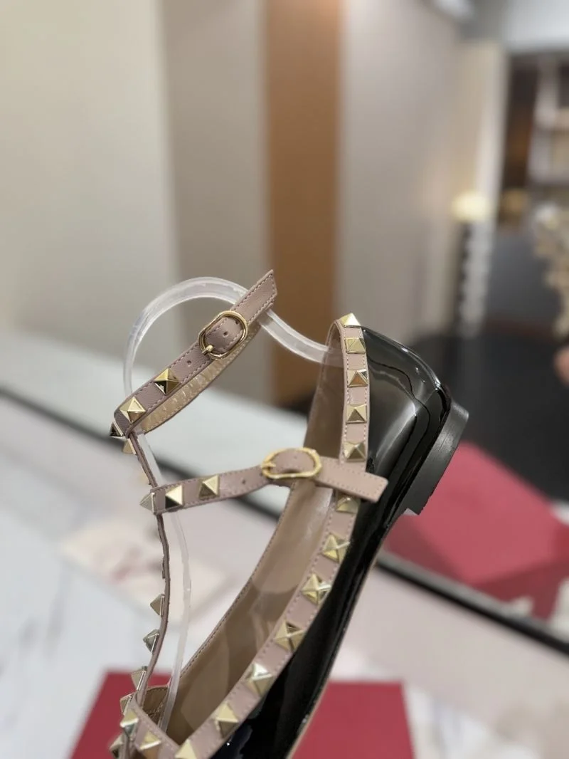 Sophisticated Valentino Sandals 36339
