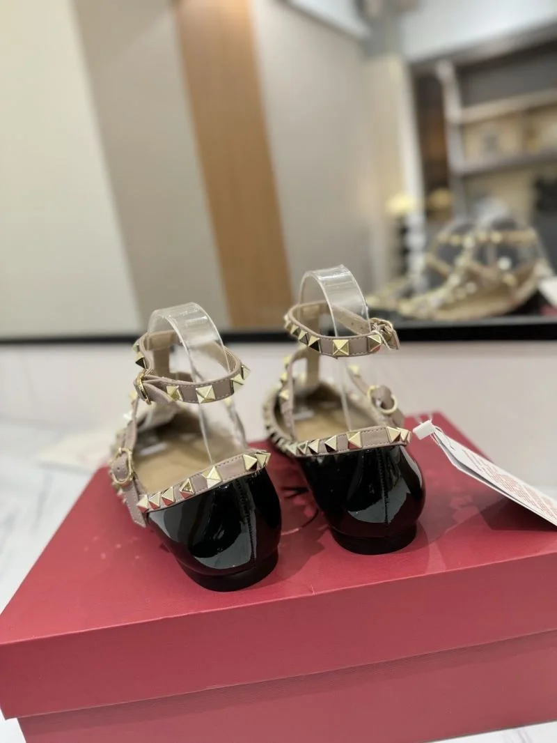 Sophisticated Valentino Sandals 36339