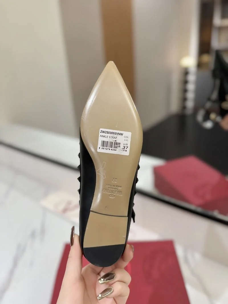 Sophisticated Valentino Sandals 36339