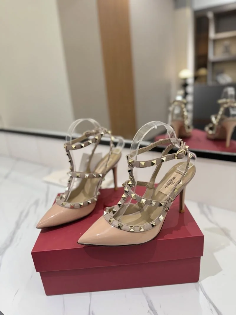 Vibrant Valentino Sandals 36328