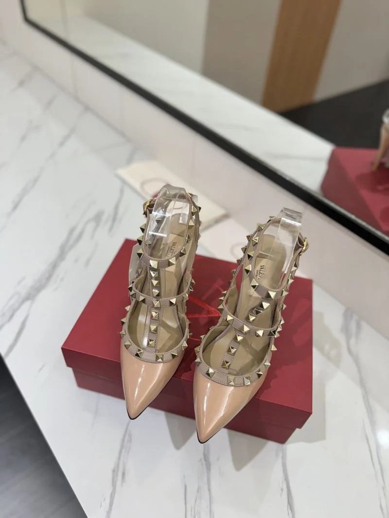 Vibrant Valentino Sandals 36328