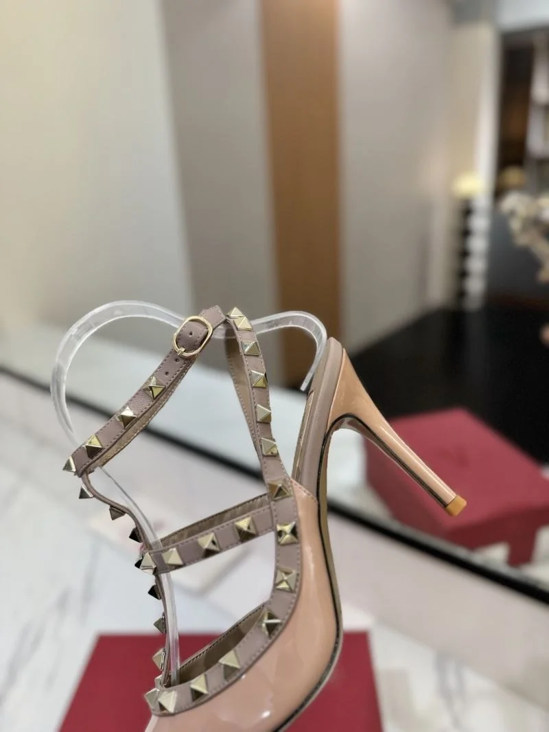 Vibrant Valentino Sandals 36328