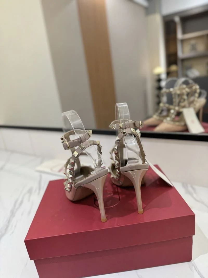 Vibrant Valentino Sandals 36328
