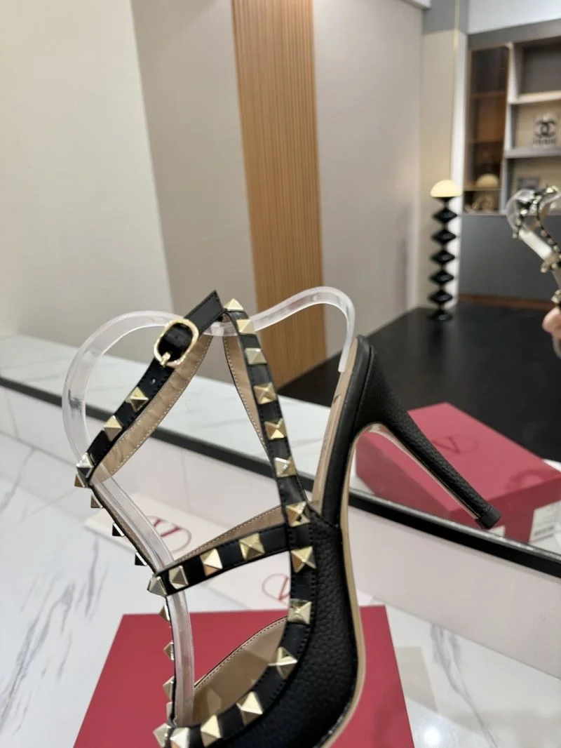 Packable Valentino Sandals 36329