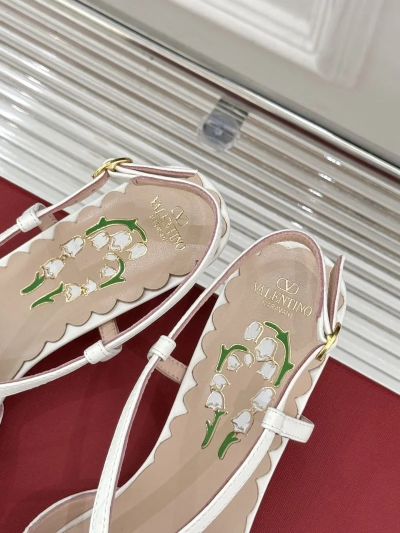 Valentino Sandals Fashionable 36310
