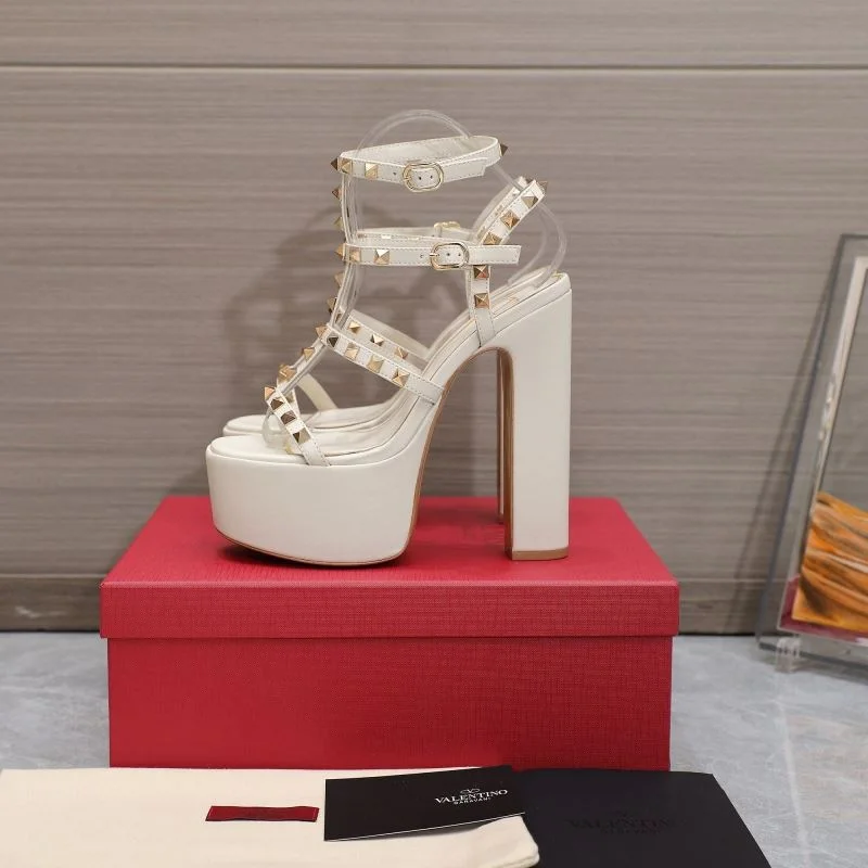 Durable Valentino Sandals 37082