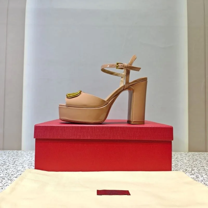 Sporty Valentino Sandals 37065