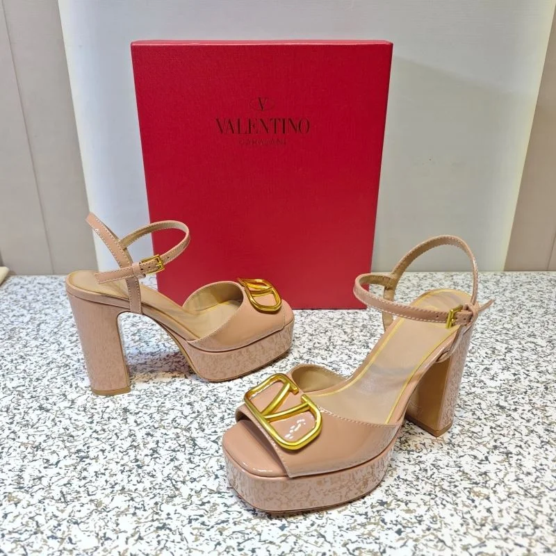 Sporty Valentino Sandals 37065
