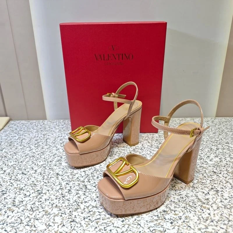 Sporty Valentino Sandals 37065