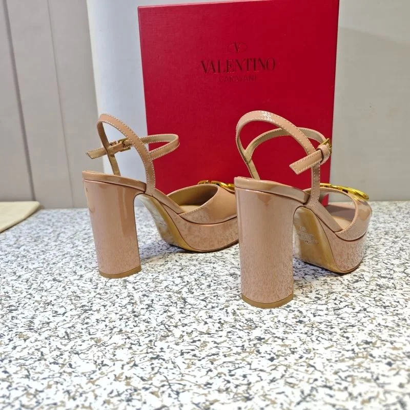 Sporty Valentino Sandals 37065