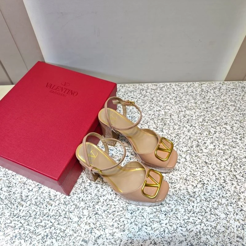 Sporty Valentino Sandals 37065