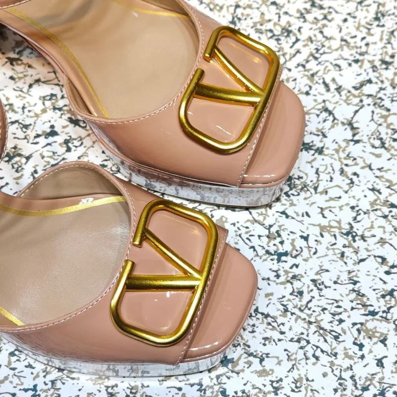 Sporty Valentino Sandals 37065