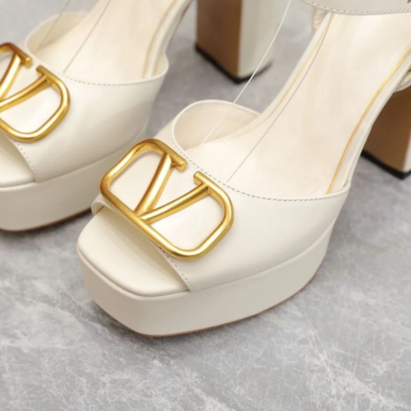 Valentino Sandals WaterResistant 37066