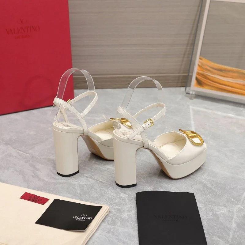 Valentino Sandals WaterResistant 37066