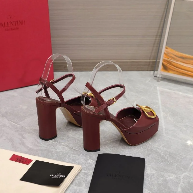 OdorResistant Valentino Sandals 37064
