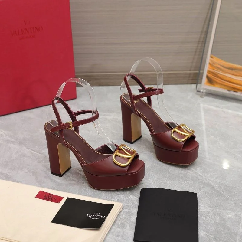 OdorResistant Valentino Sandals 37064