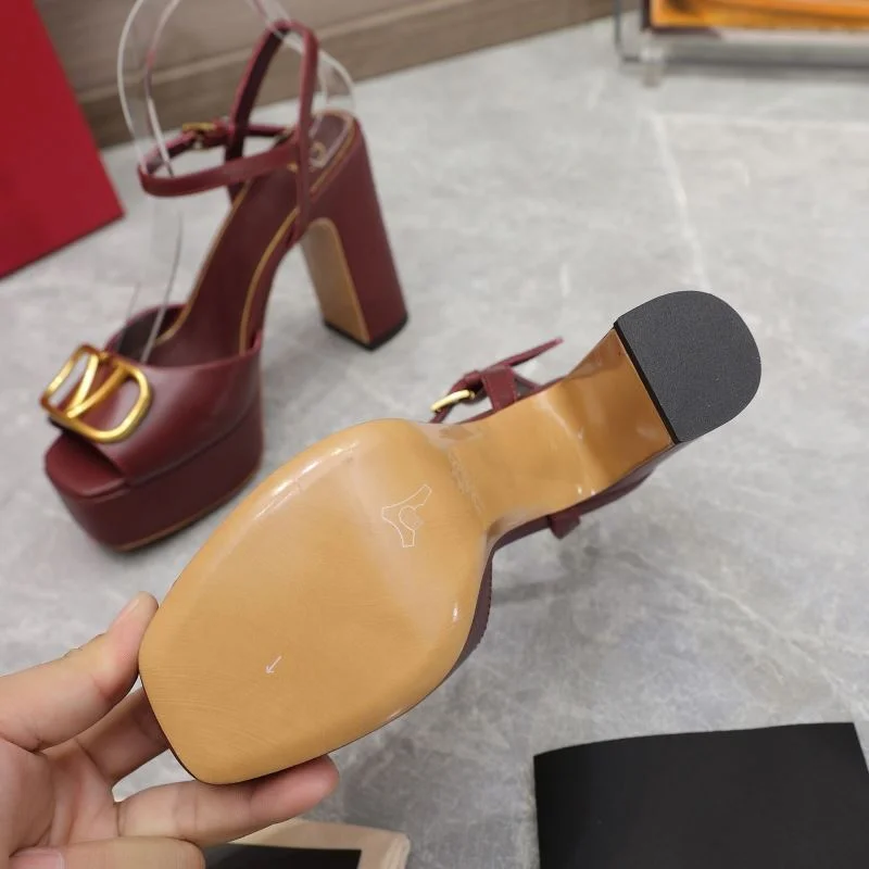 OdorResistant Valentino Sandals 37064