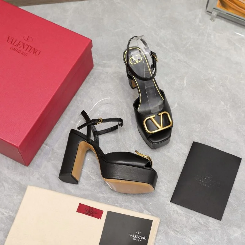Breathable Valentino Sandals 37063
