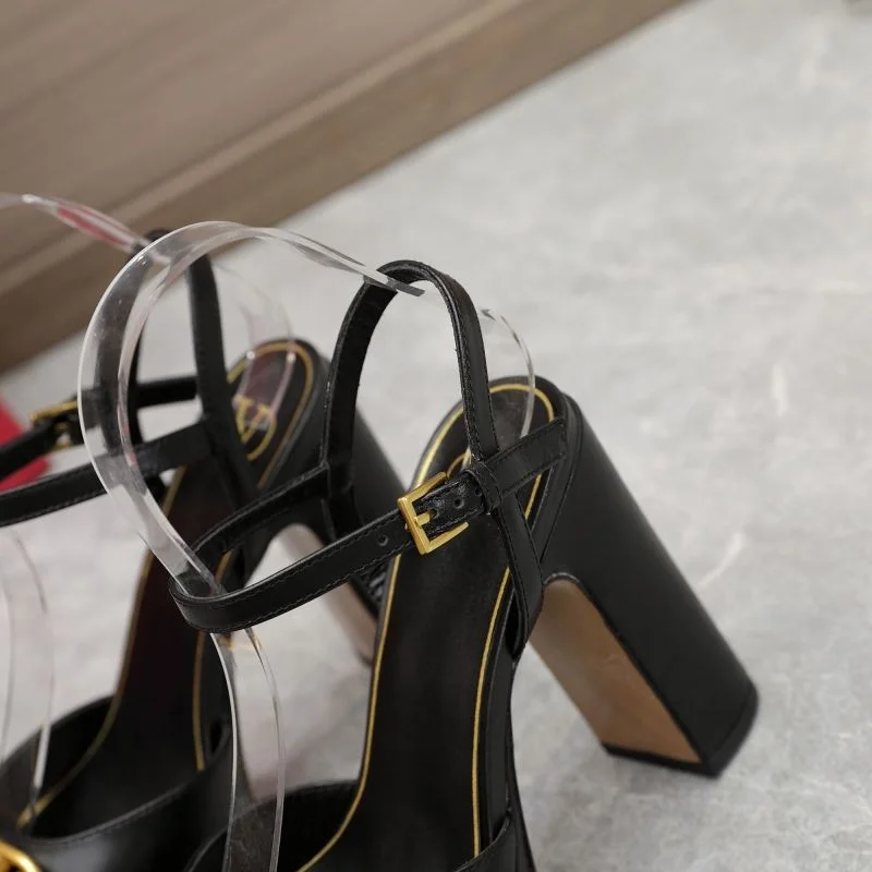 Breathable Valentino Sandals 37063