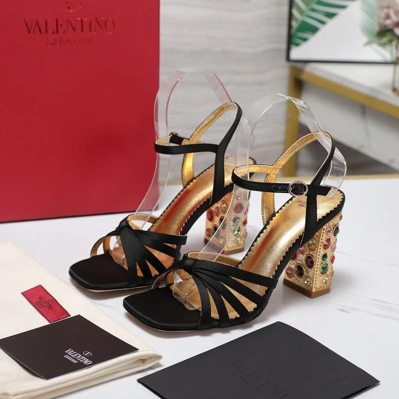 Flexible Valentino Sandals 37057