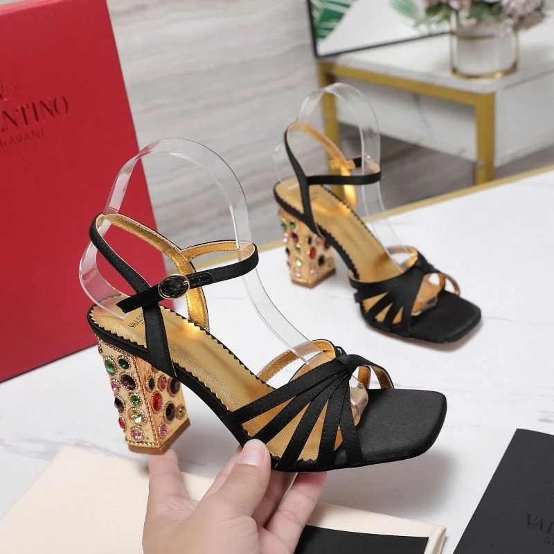 Flexible Valentino Sandals 37057