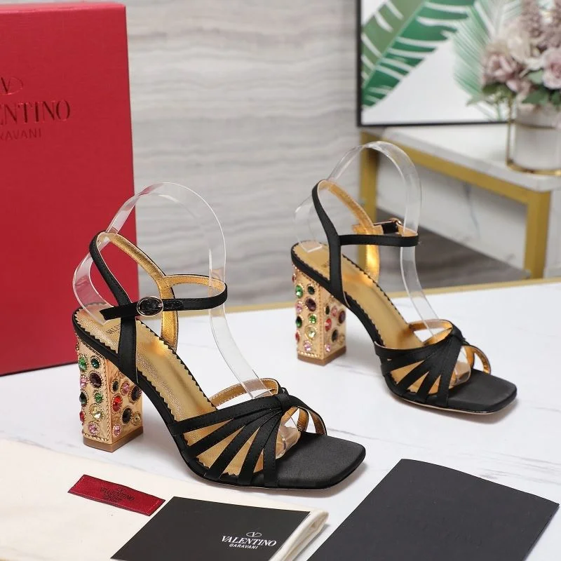 Flexible Valentino Sandals 37057