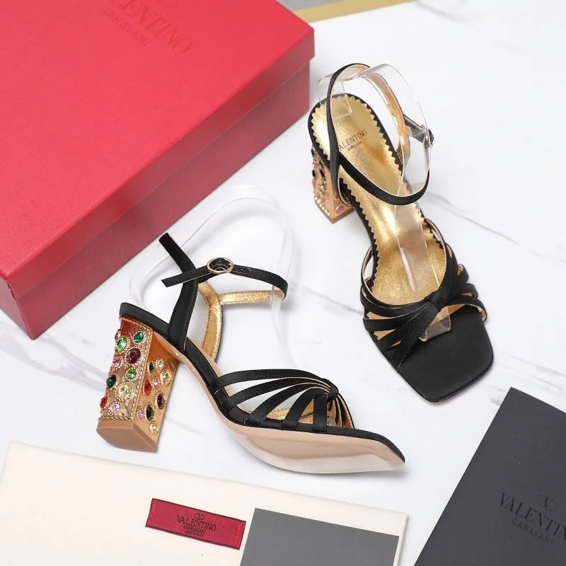 Flexible Valentino Sandals 37057
