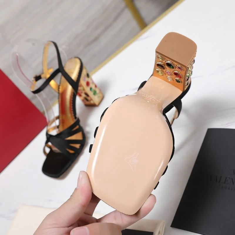 Flexible Valentino Sandals 37057