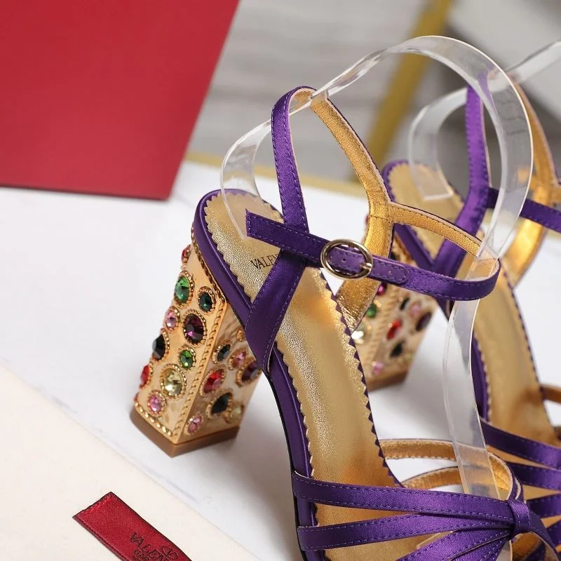 Valentino Sandals Minimalist 37042
