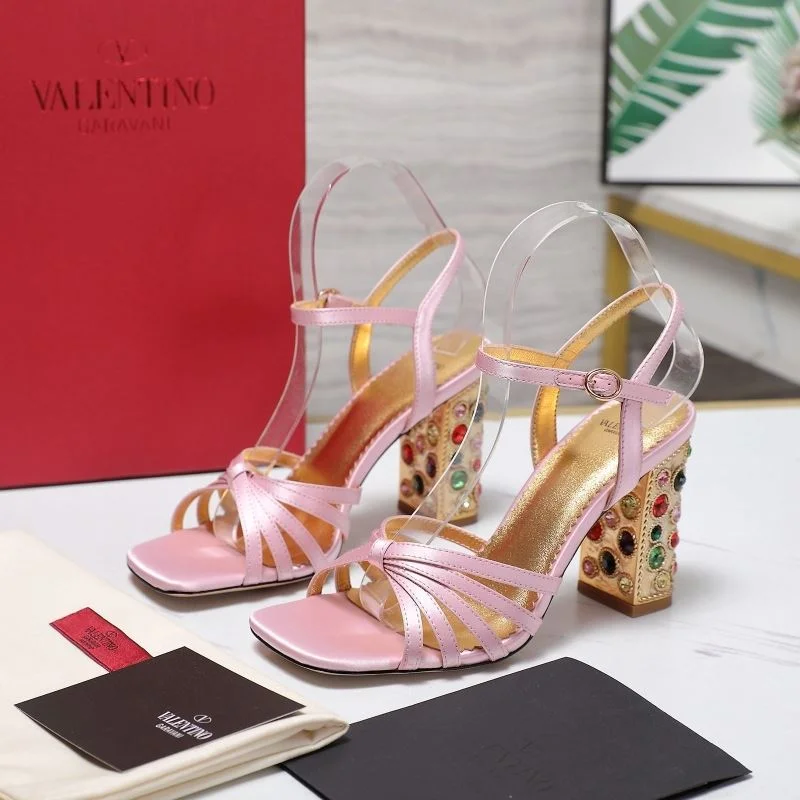 Valentino Sandals TimelessDesign 37041