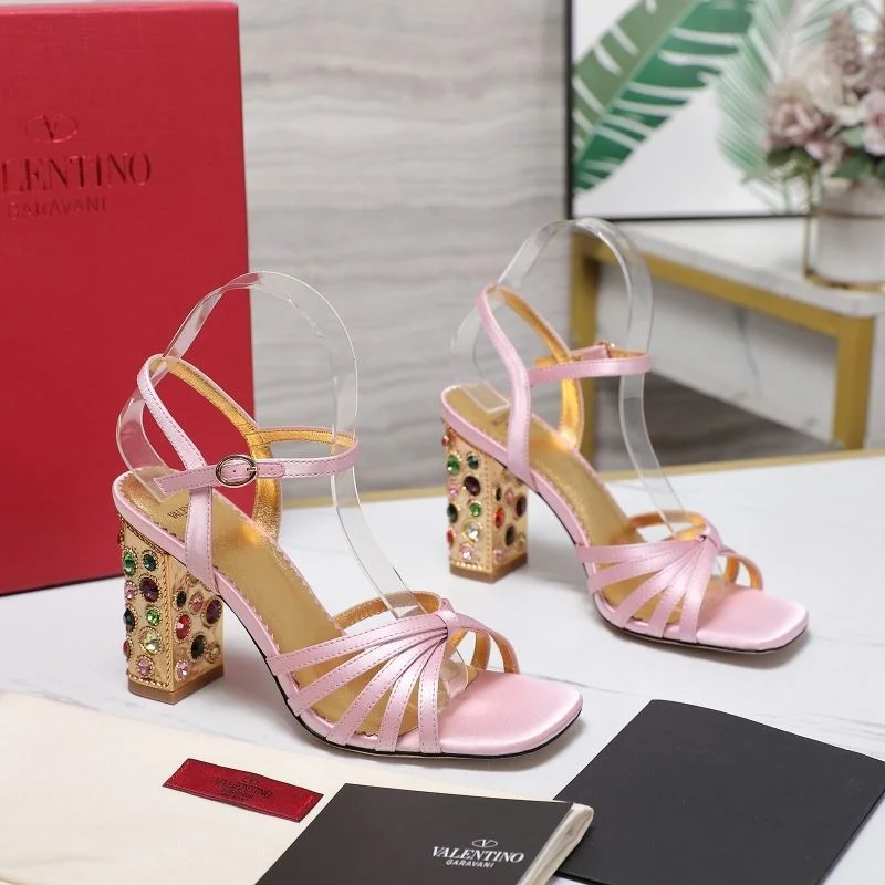 Valentino Sandals TimelessDesign 37041