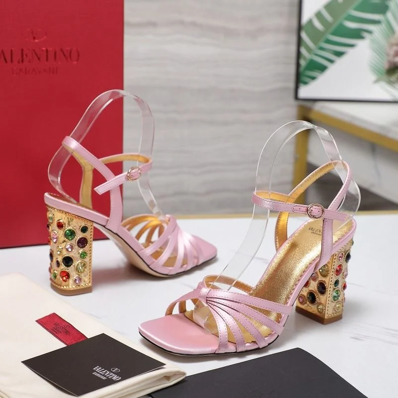 Valentino Sandals TimelessDesign 37041