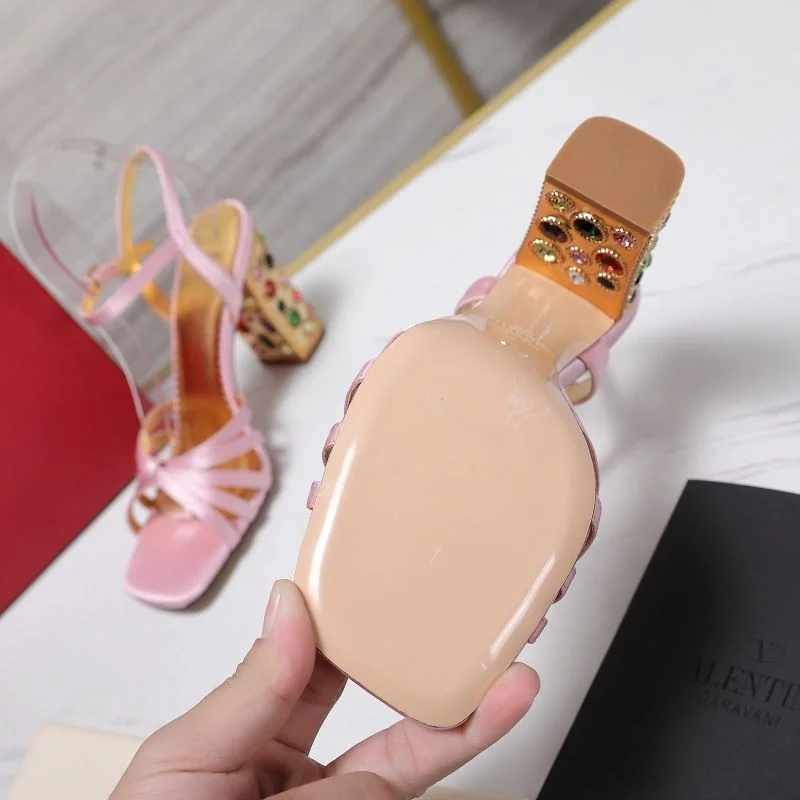 Valentino Sandals TimelessDesign 37041