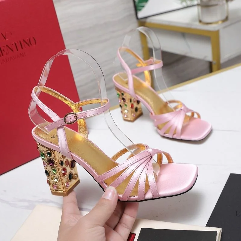 Valentino Sandals TimelessDesign 37041