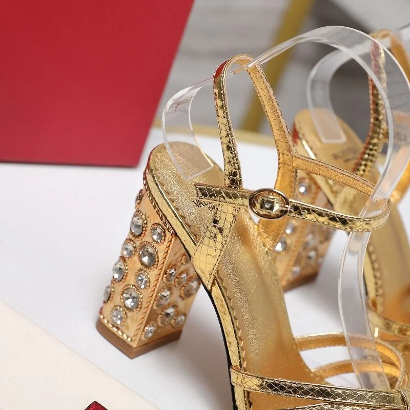 Compact Valentino Sandals 37034