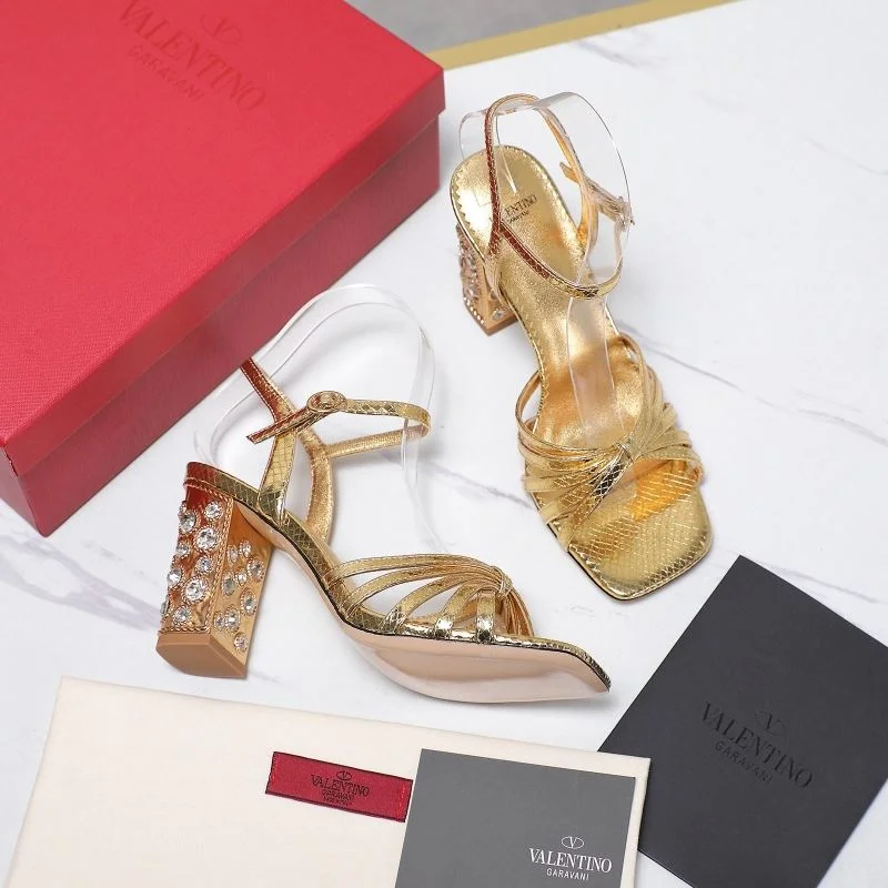 Compact Valentino Sandals 37034