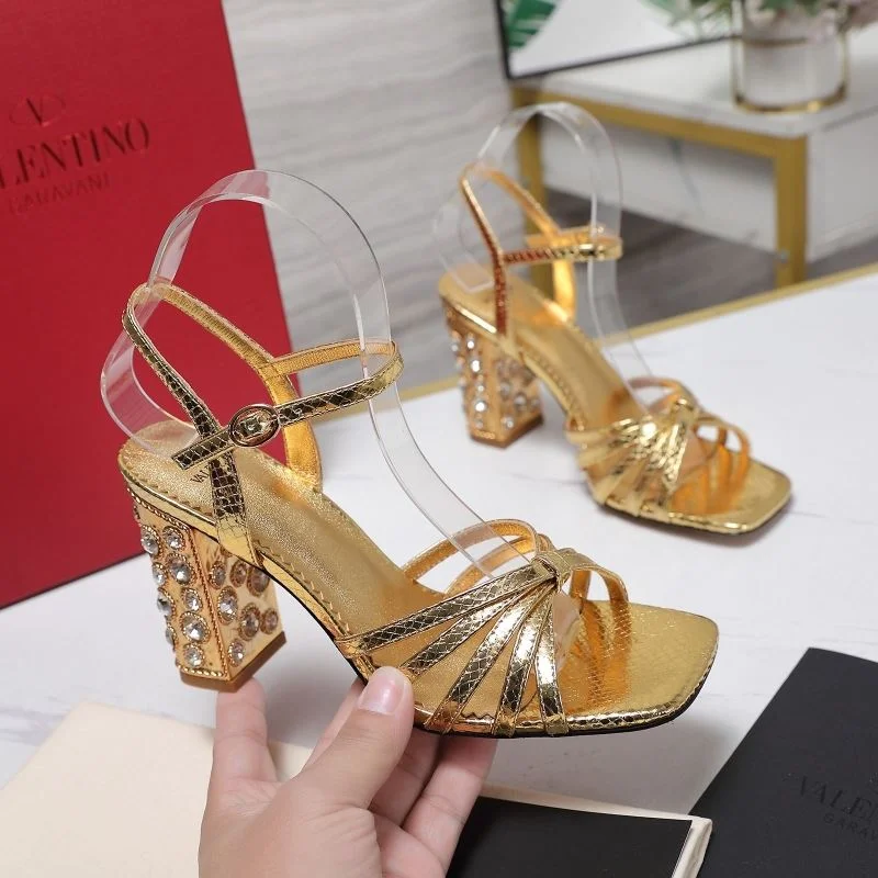 Compact Valentino Sandals 37034